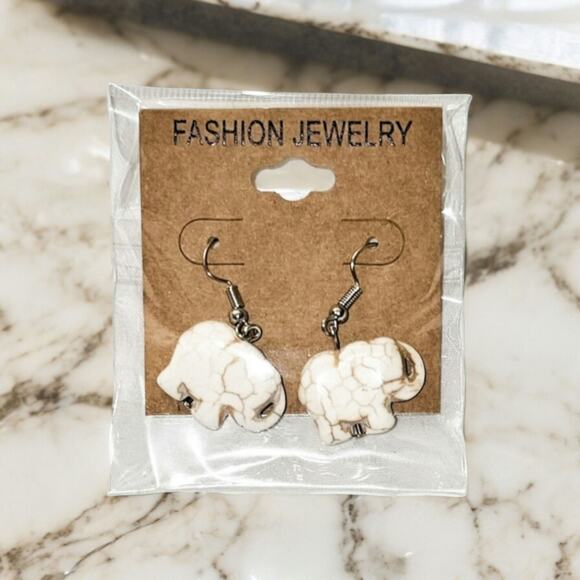 Boutique New handcarved semiprecious howlite elephant earrings - Picture 7 of 7